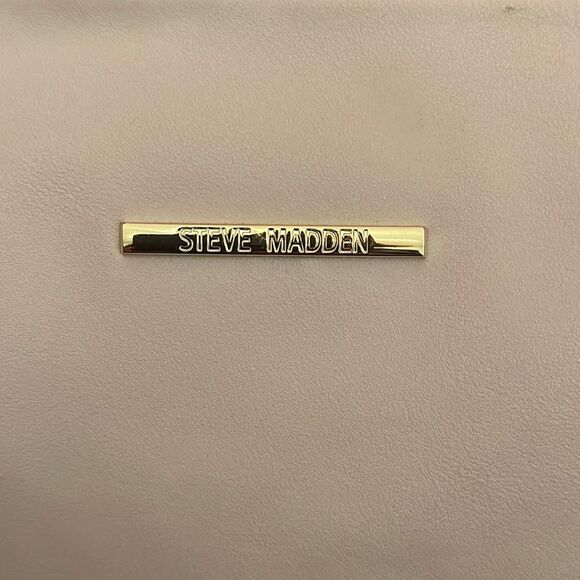 Steve Madden‎ White Cross Body Shoulder Bag….Like New - Picture 2 of 15